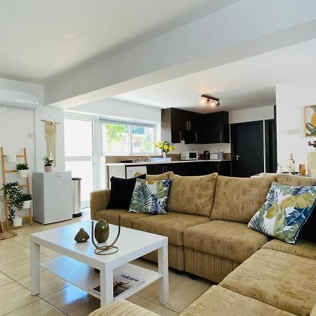 Serena'S 2-Br Apartment In ラルナカ エクステリア 写真