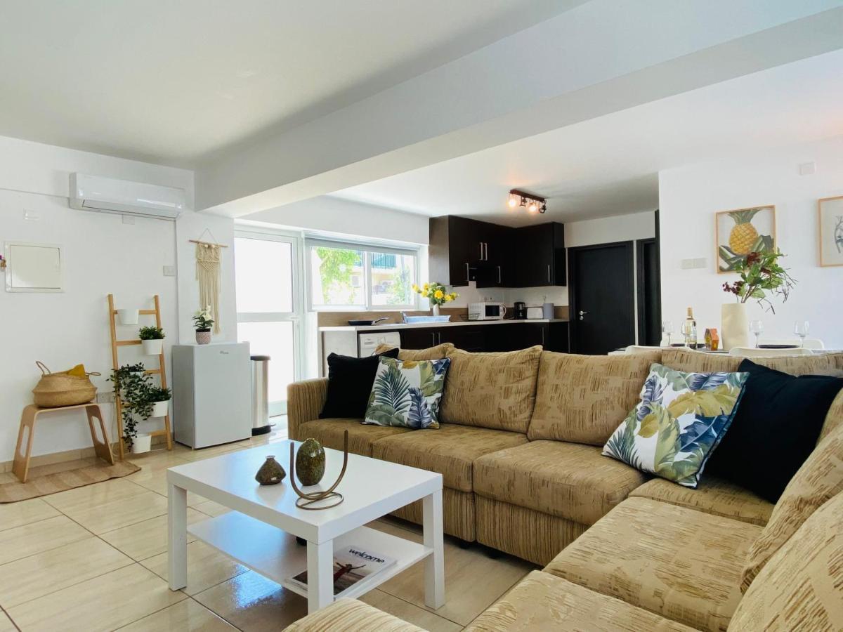Serena'S 2-Br Apartment In ラルナカ エクステリア 写真