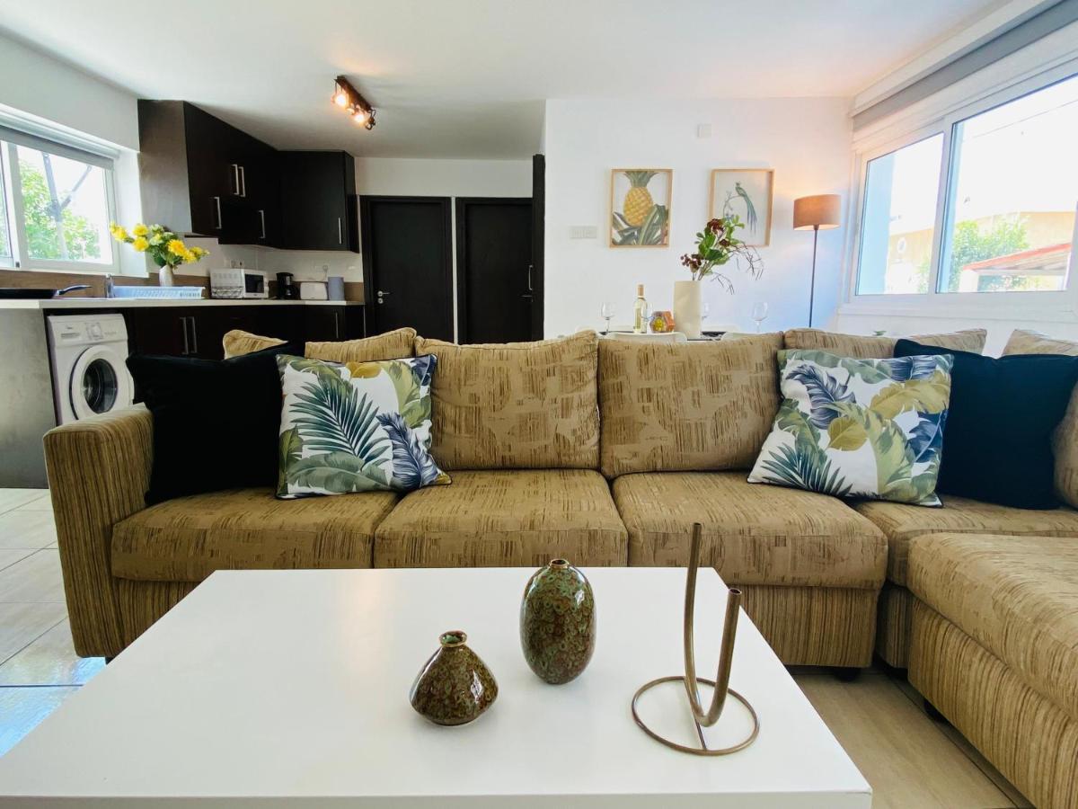 Serena'S 2-Br Apartment In ラルナカ エクステリア 写真