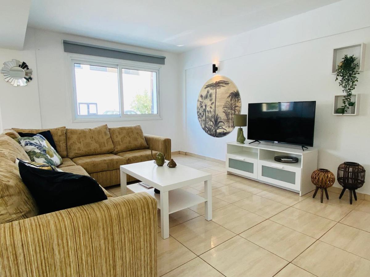 Serena'S 2-Br Apartment In ラルナカ エクステリア 写真