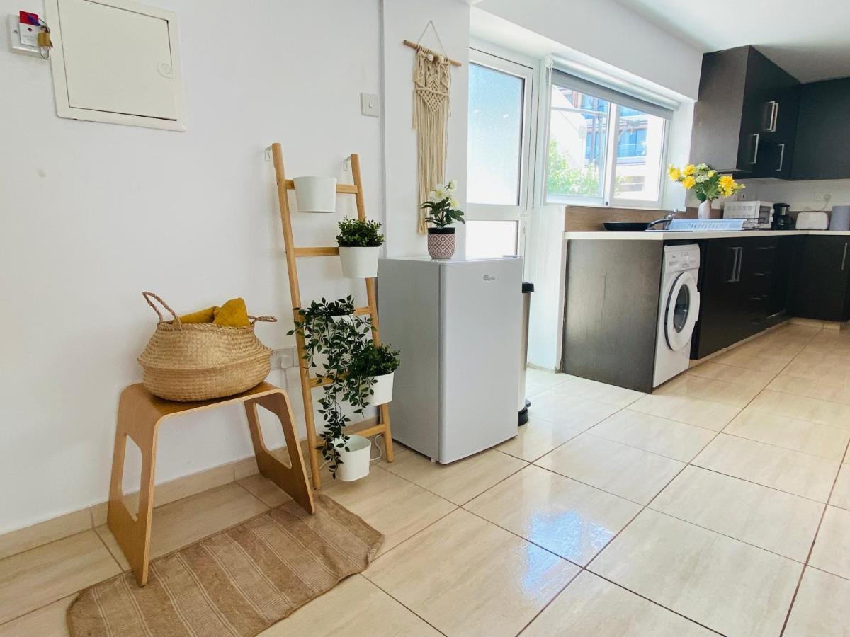 Serena'S 2-Br Apartment In ラルナカ エクステリア 写真