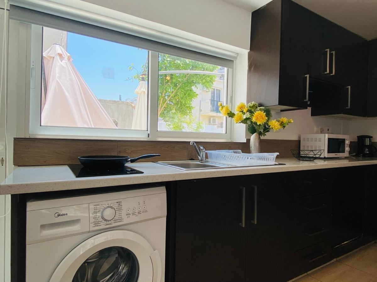 Serena'S 2-Br Apartment In ラルナカ エクステリア 写真